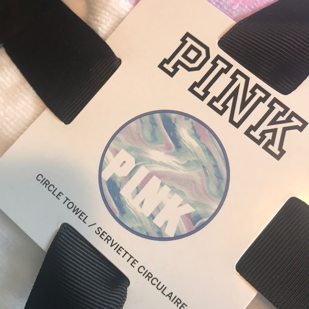 BNIP VS PINK ROUND TOWEL